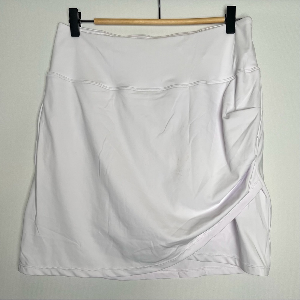 Women’s White Tennis Skort – large